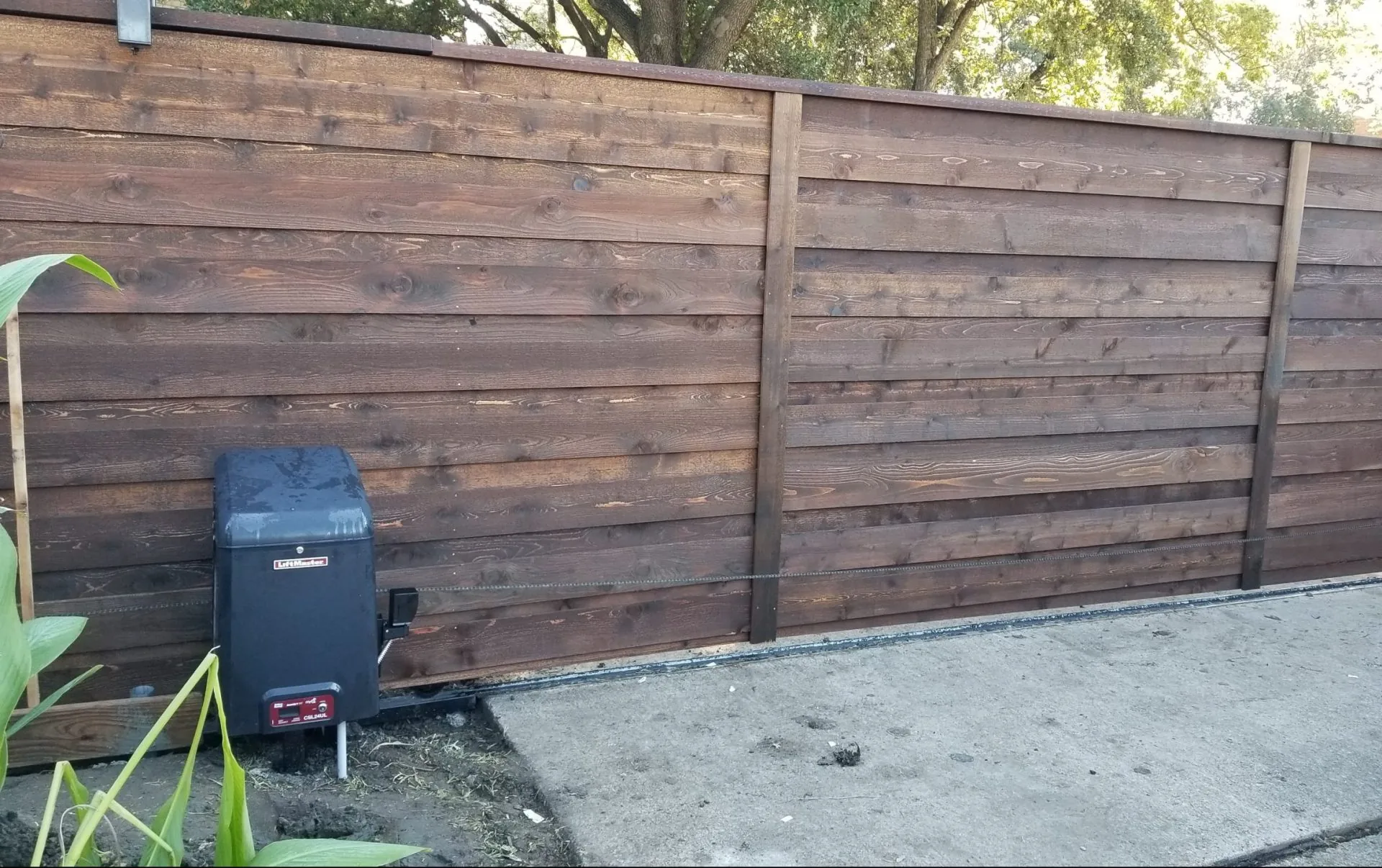 Horizontal wood fence project